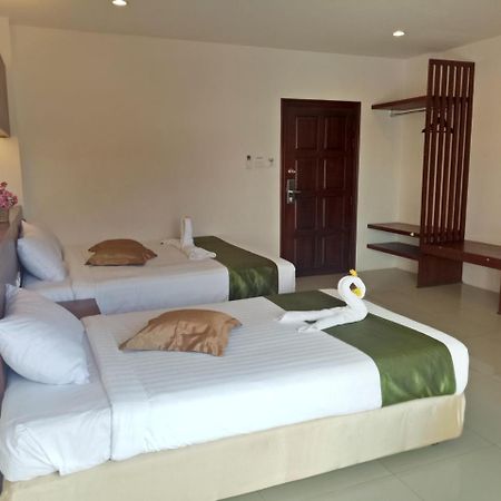 Hotel 7 Sky Residency Patong Esterno foto