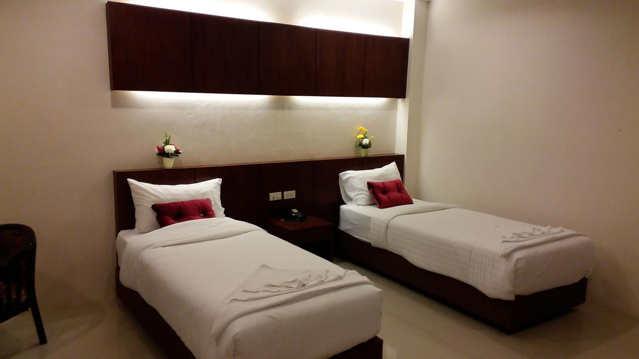 Hotel 7 Sky Residency Patong Esterno foto