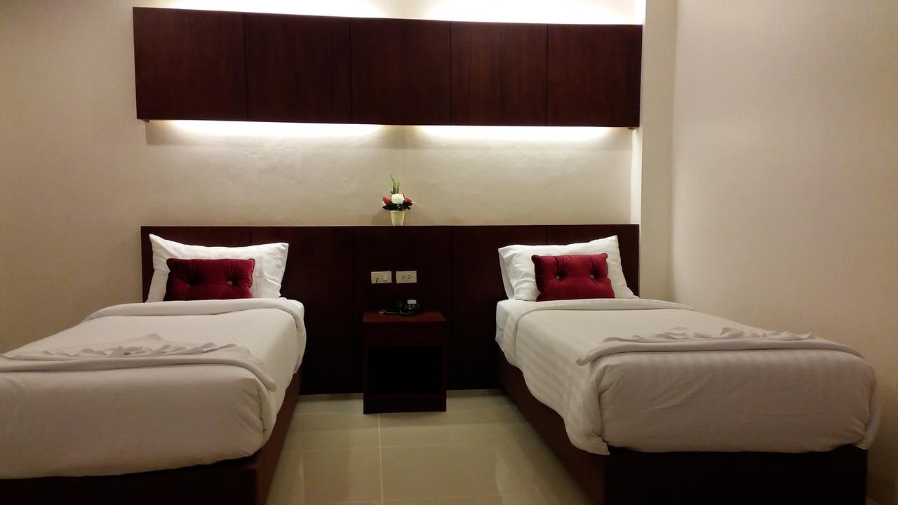 Hotel 7 Sky Residency Patong Esterno foto