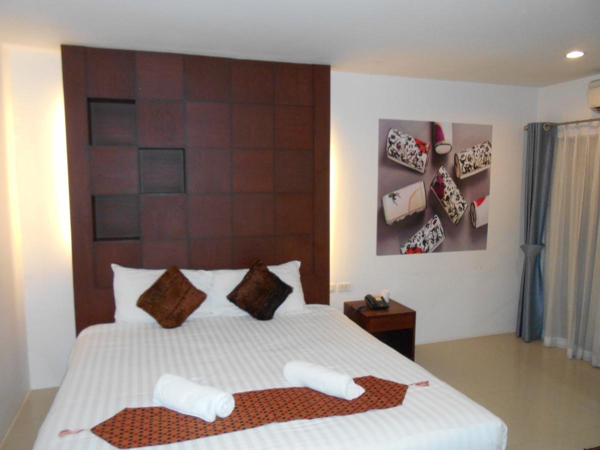Hotel 7 Sky Residency Patong Esterno foto