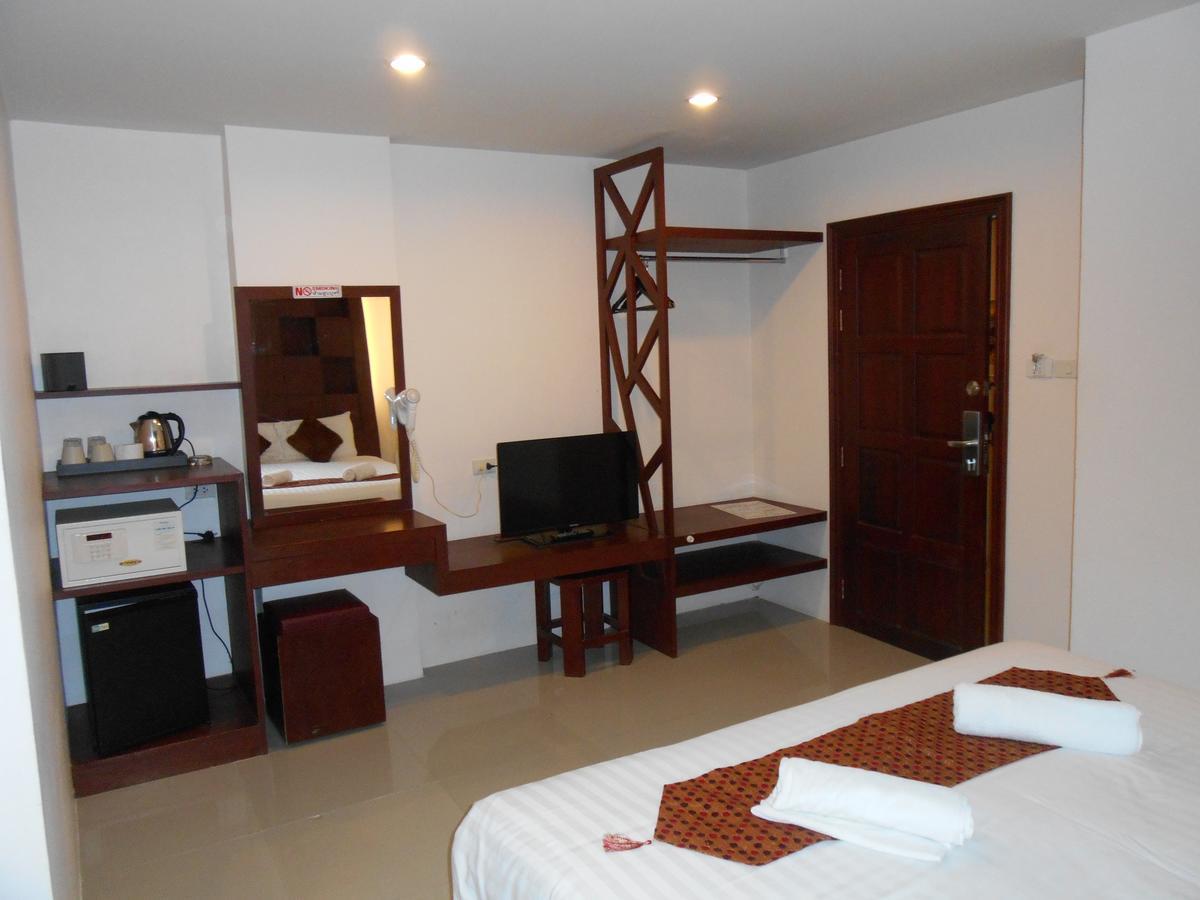 Hotel 7 Sky Residency Patong Esterno foto