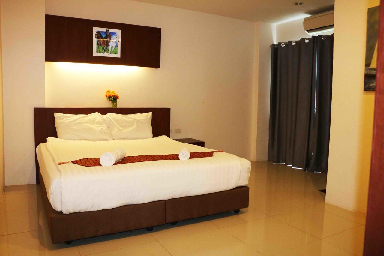 Hotel 7 Sky Residency Patong Esterno foto
