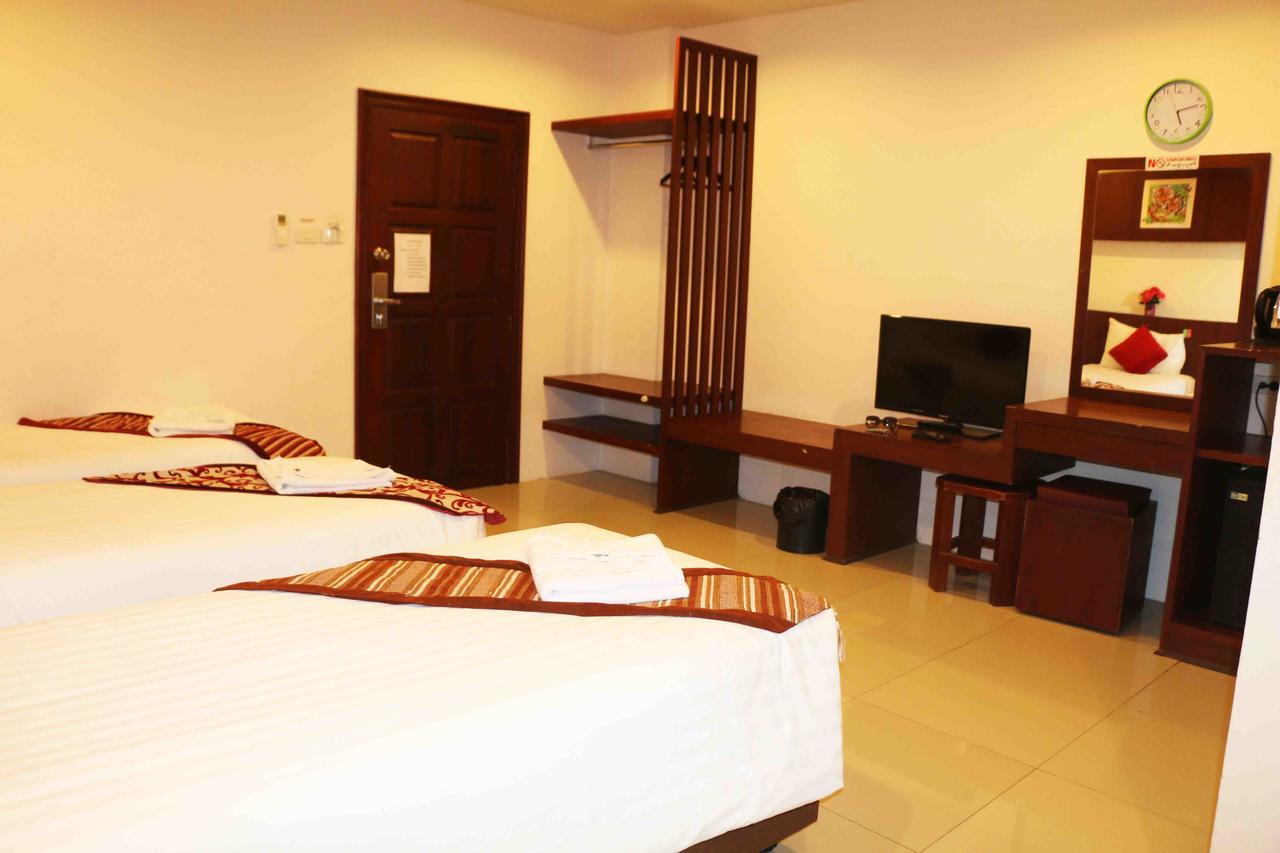 Hotel 7 Sky Residency Patong Esterno foto