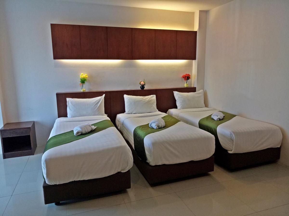 Hotel 7 Sky Residency Patong Esterno foto