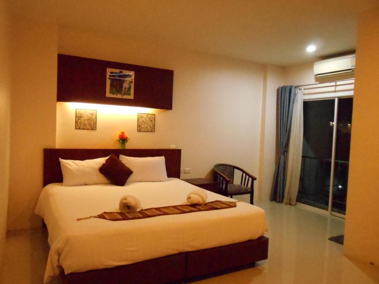Hotel 7 Sky Residency Patong Esterno foto