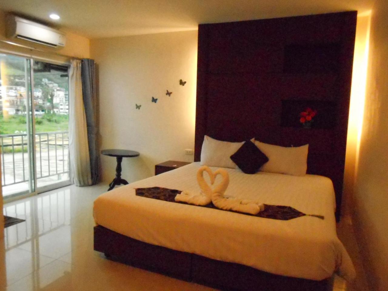 Hotel 7 Sky Residency Patong Esterno foto