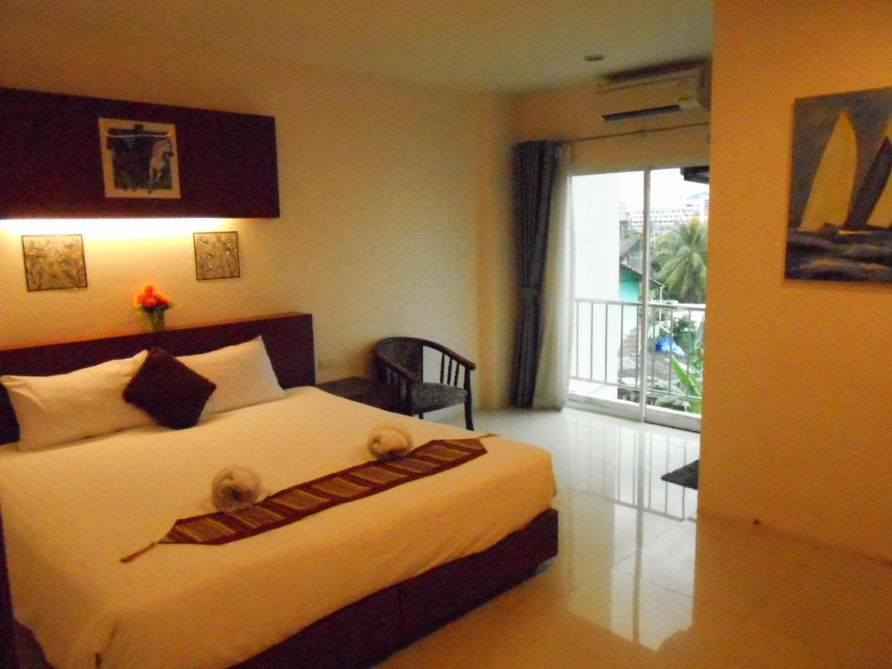Hotel 7 Sky Residency Patong Esterno foto
