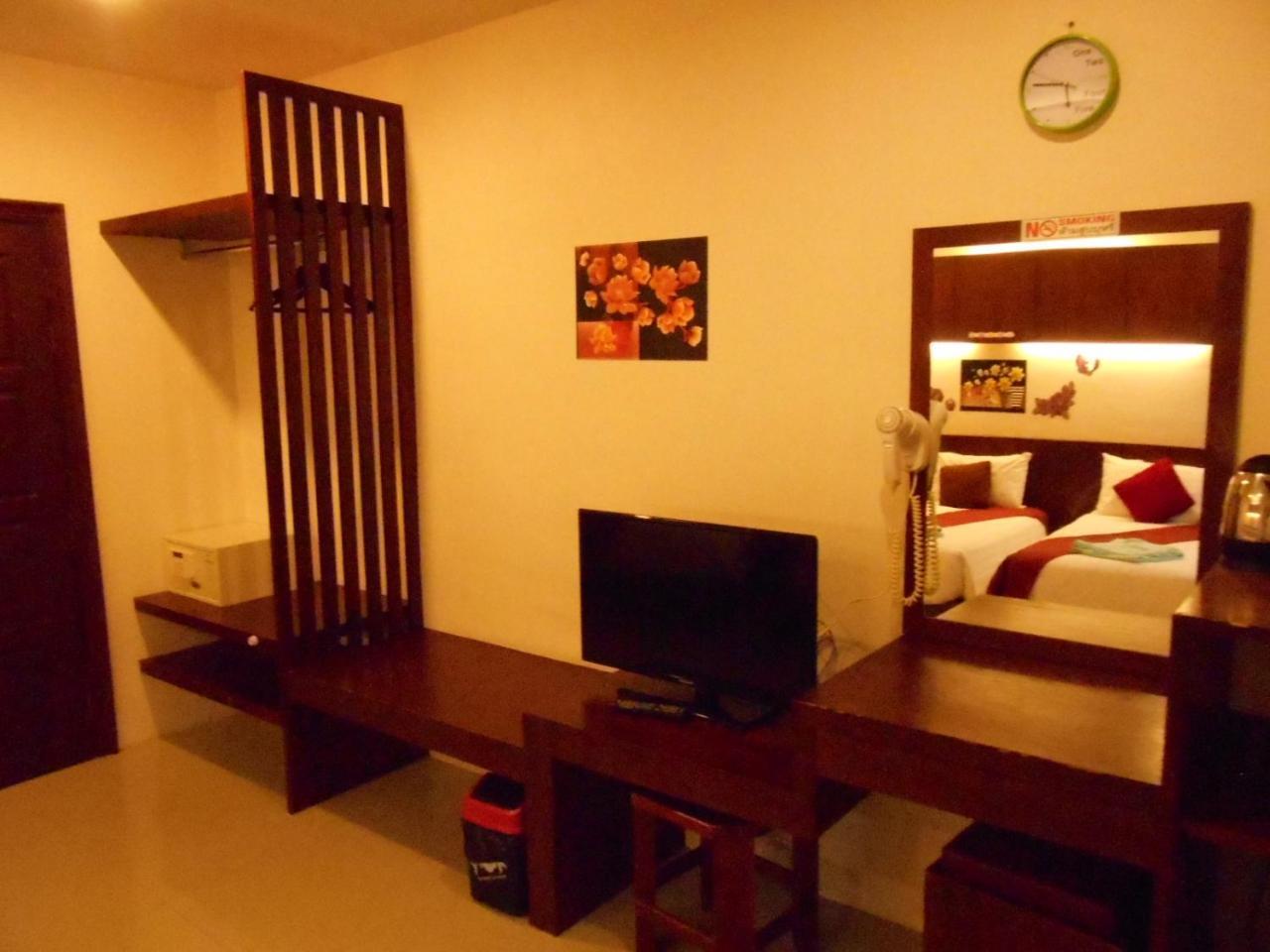 Hotel 7 Sky Residency Patong Esterno foto