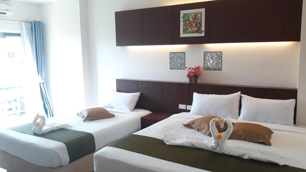 Hotel 7 Sky Residency Patong Esterno foto
