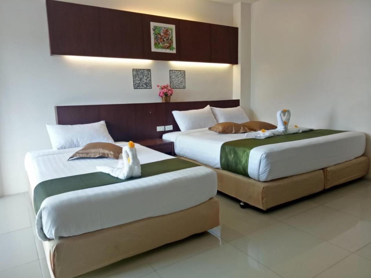 Hotel 7 Sky Residency Patong Esterno foto