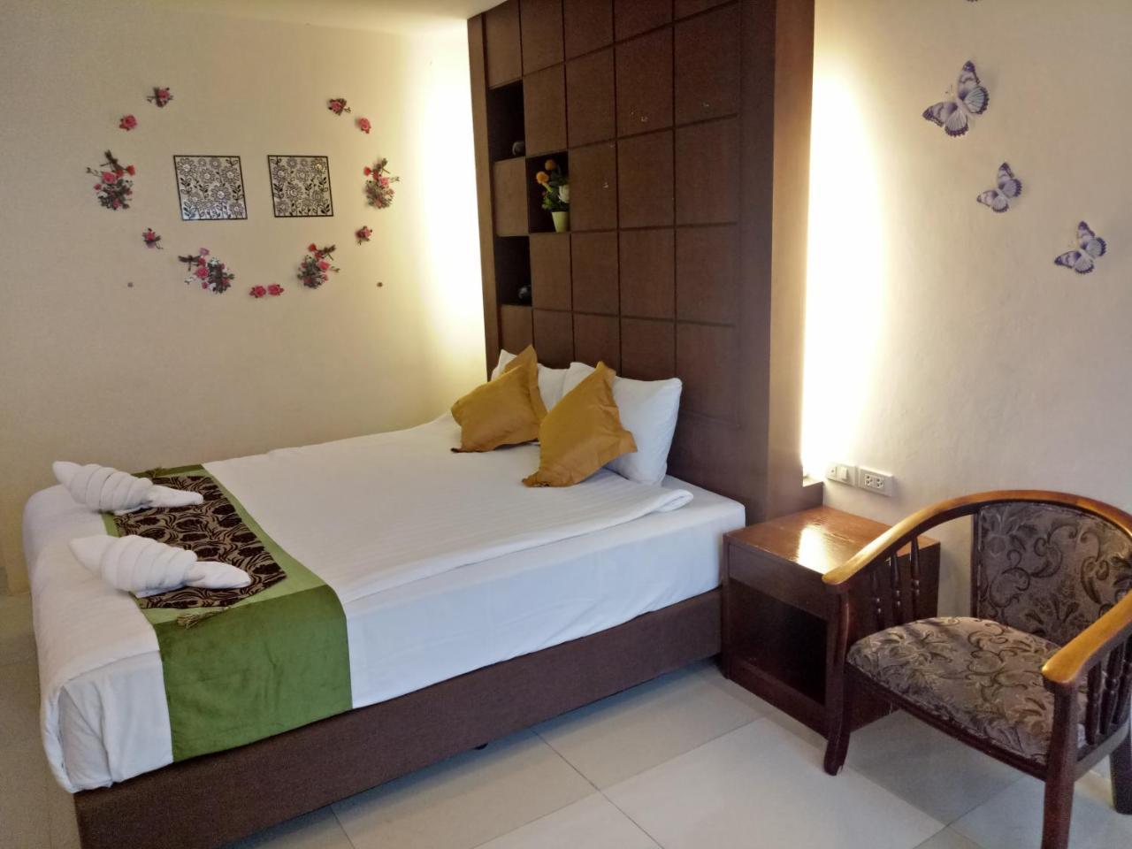 Hotel 7 Sky Residency Patong Esterno foto