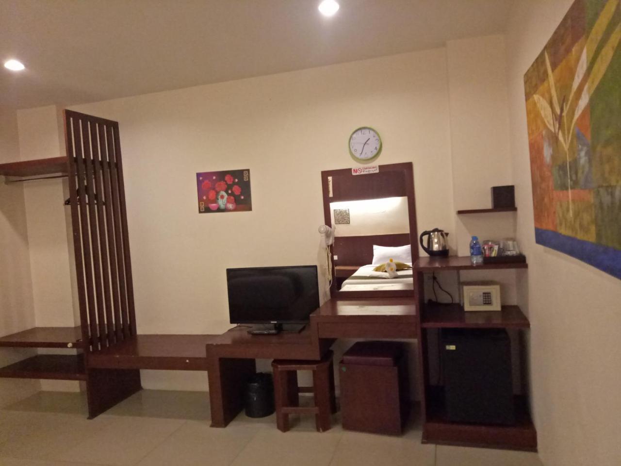 Hotel 7 Sky Residency Patong Esterno foto