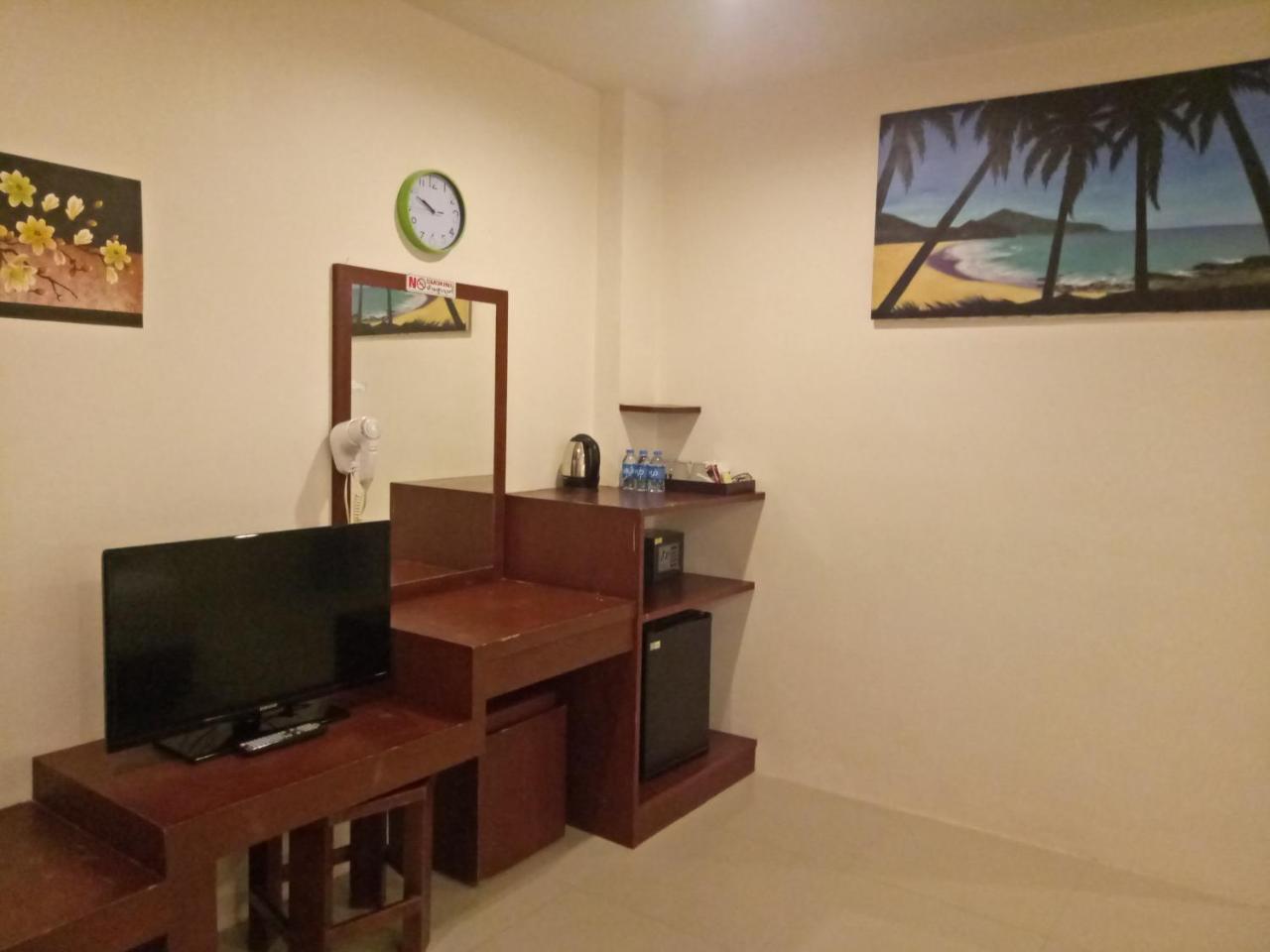 Hotel 7 Sky Residency Patong Esterno foto